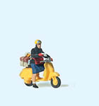 023-28249 - 1:87 - Postbotin auf Roller