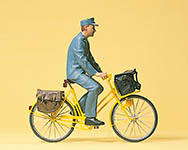 023-45069 - 1:22,5 - Postbote auf Fahrrad