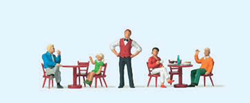 023-10786 - 1:87 - Im Bistro