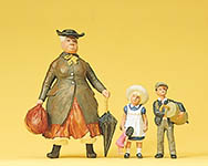 023-45061 - 1:22,5 - Tante Tulli mit Neffe und Nic