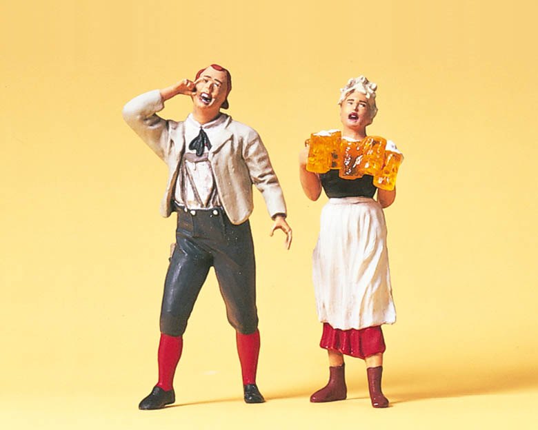 023-45108 - 1:22,5 - Kellnerin, Gast