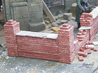034-23391 - 1:32/35 Ziegelmauer m. Zubehör, 2x Wand+Pfeiler