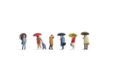  15523 - H0 - Menschen im Regen