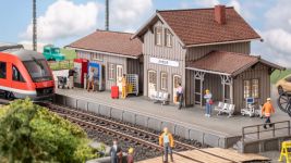  16268 - H0 - Figuren-Themenwelt Bahnsteig