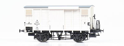 193-DK-872113 - H0 - Kühlwagen IV 20225, Bremserbühne, Speichenradsatz der DSB, Ep. III