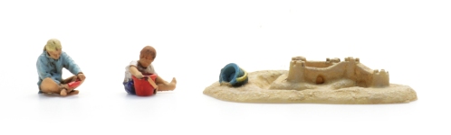  5870103 - H0 - Kinder mit Sandburg
